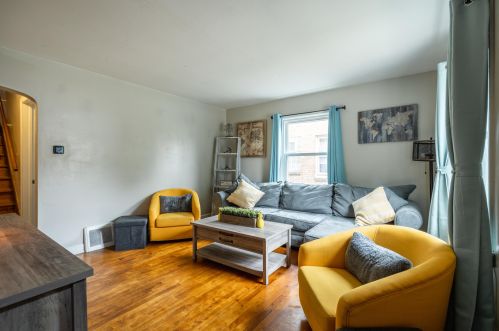 214 80th St, Milwaukee WI  53214-1419 exterior