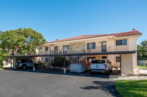 9836 Eagles Point Cir, Port Richey, FL 34668-3610