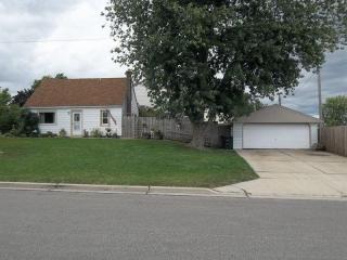 5992 34th St, Milwaukee, WI 53221-4726