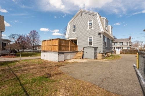 42 Ellsworth Rd, Peabody MA 01960-5325 exterior