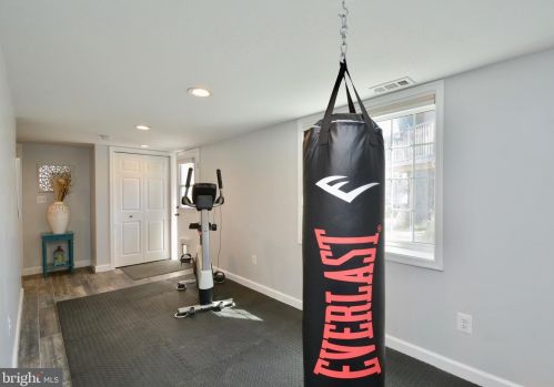 6119 Algona Ct, Alexandria VA 22310-3141 exterior