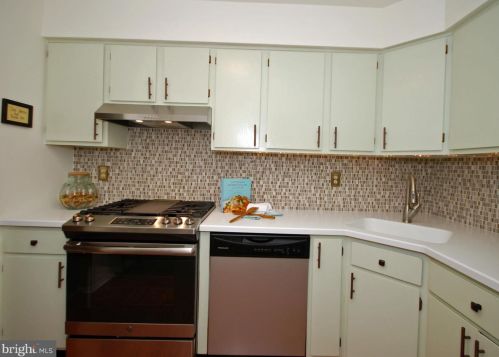 149 Wyndham Pl, Trenton NJ 08691-3130 exterior