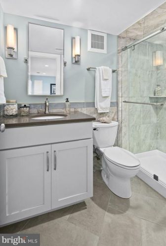 1822 Fonthill Ct, Mc Lean VA 22102-4792 exterior