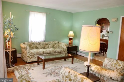 28 7th St, Pottstown, PA 19464-5230