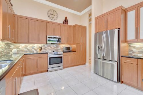 6951 Boscanni Dr, Boynton Beach FL 33437-3720 exterior