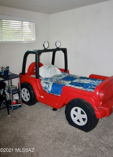 7365 Eastview Dr, Tucson AZ 85710-5519 exterior