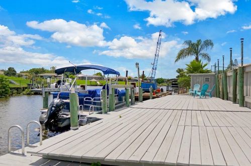 272 Surfside Ave, Fort Pierce FL  34983-1286 exterior