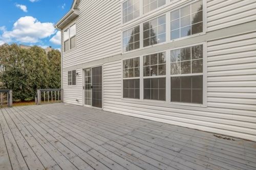 1715 Vlg Ct, Bull Valley IL 60014-2010 exterior