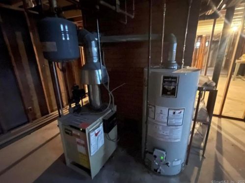 169 Dartmouth Rd, Manchester CT 06040-6616 exterior