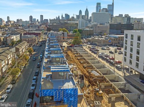 654 13 St, Philadelphia PA 19123-2427 exterior