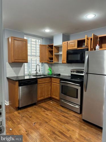 1816 Berks St, Philadelphia PA 19121-2218 exterior