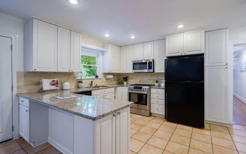 350 Frst Hl Dr, Atlanta GA 30342-2482 exterior