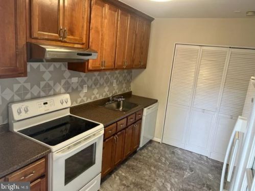 6323 Everglades Dr, Alexandria VA 22312-1113 exterior