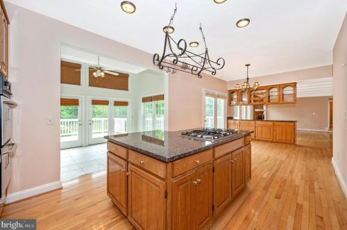 17531 Applewood Pl, Rockville MD 20855-1559 exterior