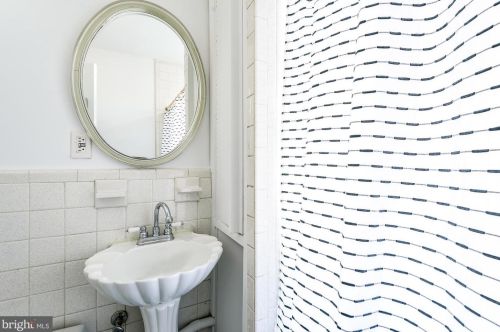 1014 Massachusetts Ave, Washington DC 20005-4646 exterior