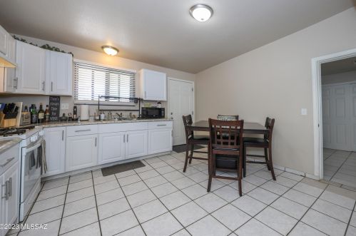 509 Holladay Dr, Tucson AZ  85706-3265 exterior