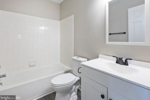 1834 Frederick Douglass Pl, Washington DC 20020-2817 exterior