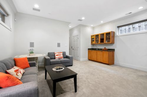 1523 School St, Chicago IL 60657-2121 exterior