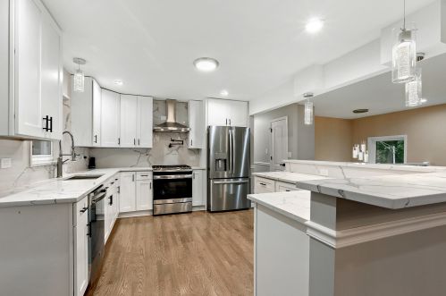 10826 Longwood Dr, Chicago IL  60643-3313 exterior