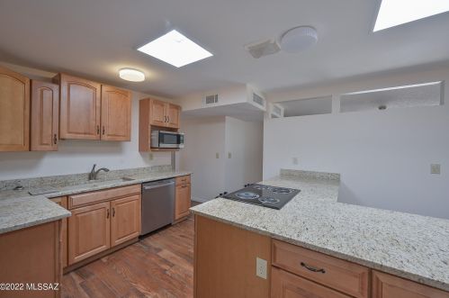 8105 Beverly St, Tucson AZ 85710-5929 exterior