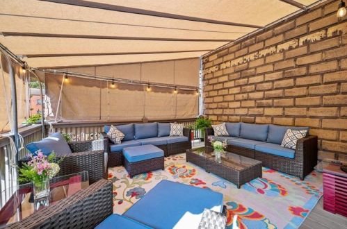 563 Allenby Ave, Pittsburgh PA 15218-1303 exterior