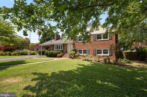 1408 Mayflower Dr, Mc Lean VA  22101-5612 exterior