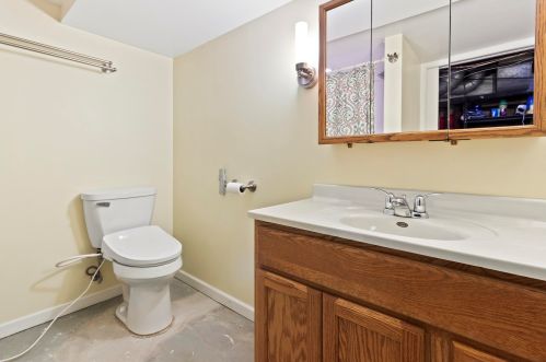 4801 Diversey Blvd, Milwaukee WI 53217-5919 exterior