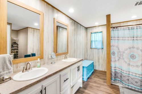 190 Woodlands Blvd, Defuniak Springs FL  32433-7278 exterior