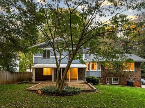 3505 Dunwoody Clb Dr, Atlanta GA 30350-5202 exterior