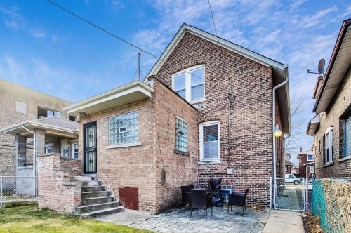 7443 Merrill Ave, Chicago IL  60649-3210 exterior