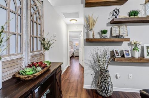 3780 8 Ave, Naples FL 34102-6842 exterior