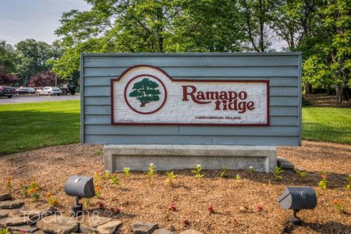 600 Apache Ct, Mahwah, NJ 07430-3407