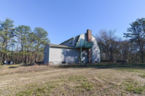 210 Greenhouse Rd, Coventry RI 02827-2101 exterior