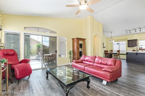 5681 Cactus Garden Dr, Tucson, AZ 85742-8133