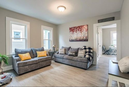 293 Gln St, New Britain CT 06051-3060 exterior