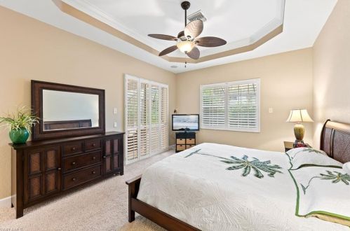 15892 Delaplata Ln, Naples FL 34110-2804 exterior