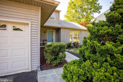 1565 Abbas Ave, Lancaster, PA 17602-4063