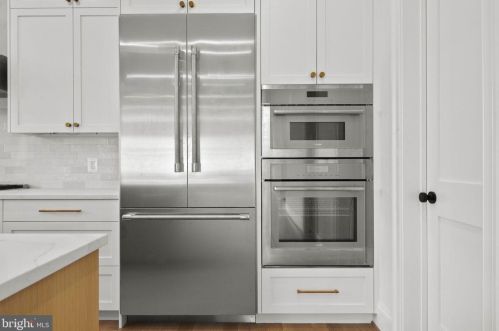 5543 10th St, Arlington VA  22205-2416 exterior