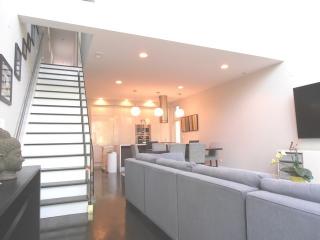 1718 Le Moyne St, Chicago IL  60622-2133 exterior