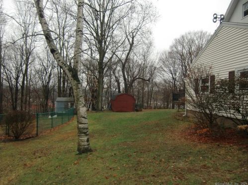 53 Church St, Seymour, CT 06483-2503