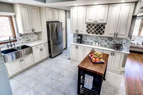 4905 124 St, Chicago IL 60628-7240 exterior