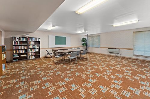 220 Dithridge St, Pittsburgh PA  15213-1456 exterior