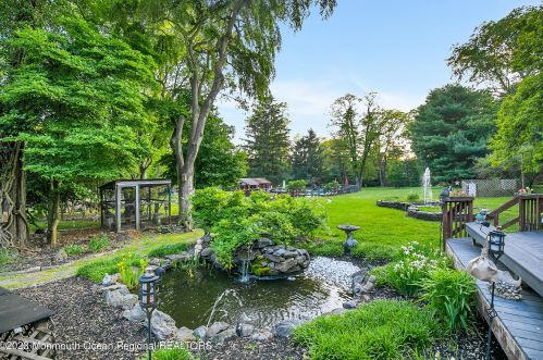 38 Normandy Ct, Middletown NJ 07748-3221 exterior