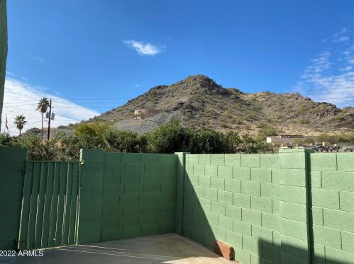 10235 7 Pl, Phoenix AZ 85020-1556 exterior