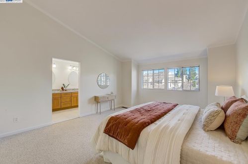 1036 Pinehurst Ct, Concord CA 94521-4532 exterior