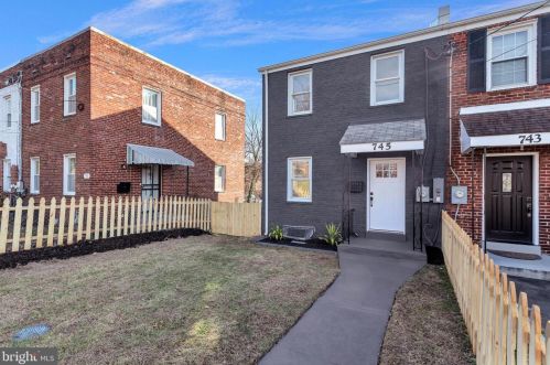 745 Gallatin St, Washington, DC 20017-2813