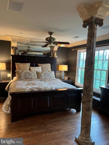 18 Alexander St, Alexandria VA  22314-3869 exterior