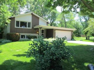 5140 21st St, Milwaukee, WI 53209-5742