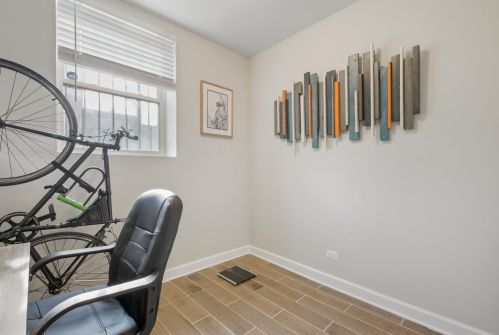 1702 Wolcott Ave, Chicago IL 60636-2126 exterior