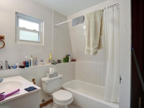 645 10 Ave, Naples FL 34120-0051 exterior